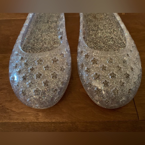 NWOT Old Navy Girls Sparkly Jelly Sandals Size 4 Clear with stars pattern - Picture 2 of 6